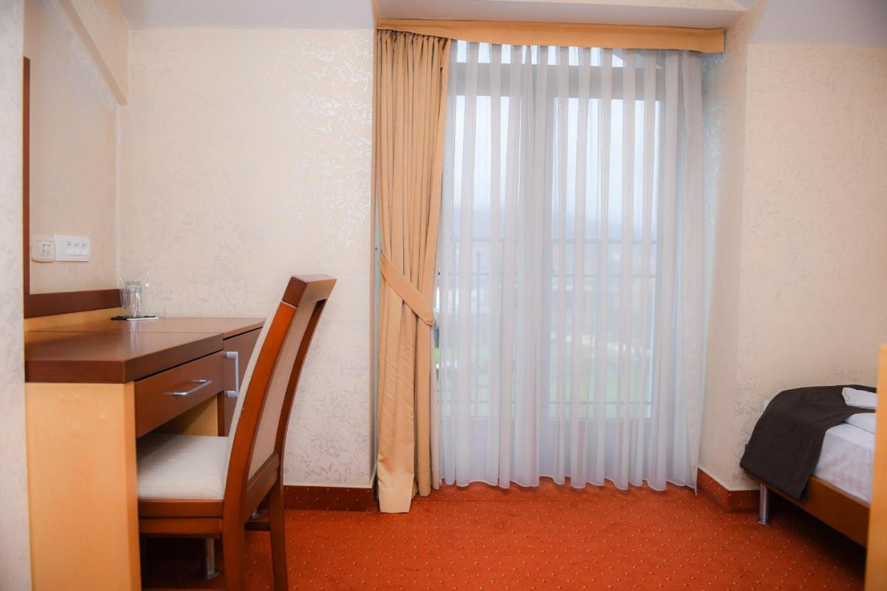 Hotel Marshal Niksic Exterior foto