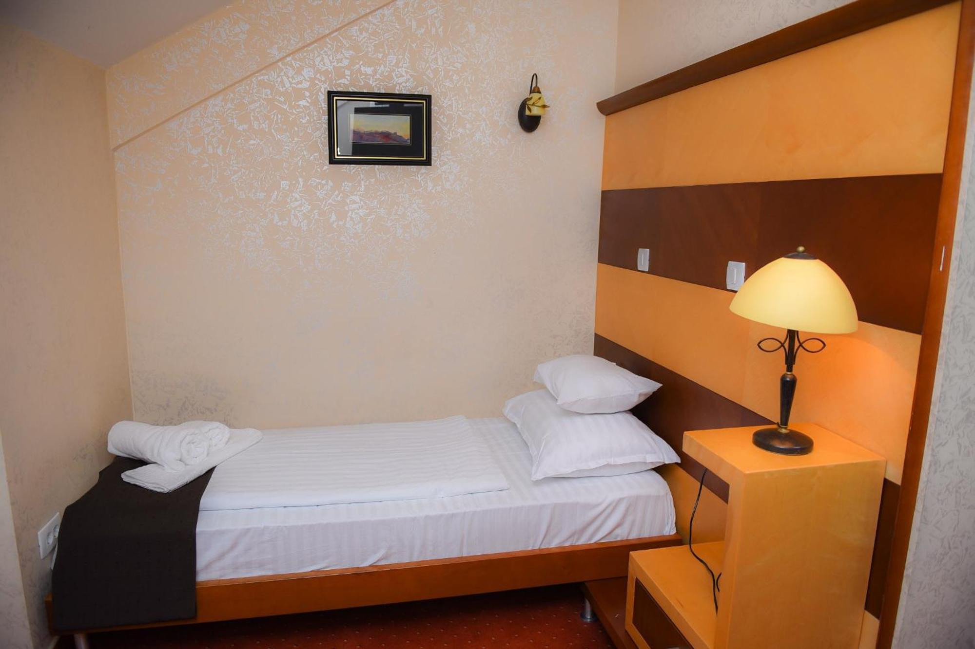 Hotel Marshal Niksic Exterior foto